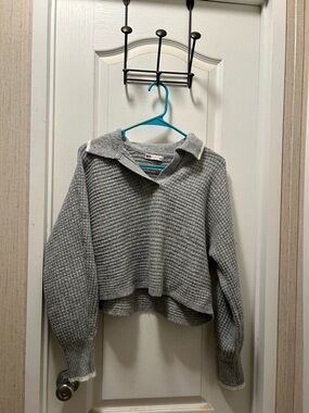 SO Gray Cropped V-Neck Collared Knit Sweater